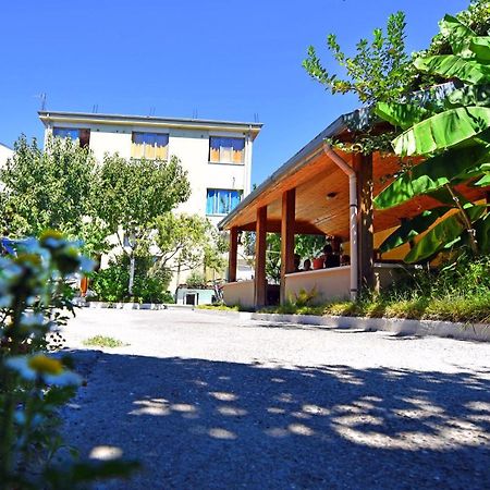 Lovely Apartment W/ Ac + Bath. + Kitchen + Parking And Garden Shkodër Eksteriør bilde