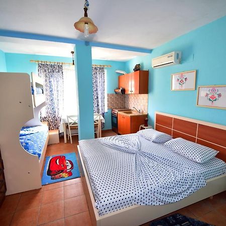 Lovely Apartment W/ Ac + Bath. + Kitchen + Parking And Garden Shkodër Eksteriør bilde