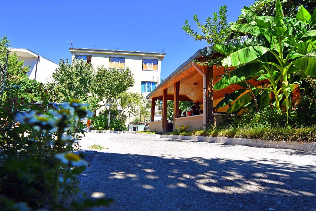 Lovely Apartment W/ Ac + Bath. + Kitchen + Parking And Garden Shkodër Eksteriør bilde